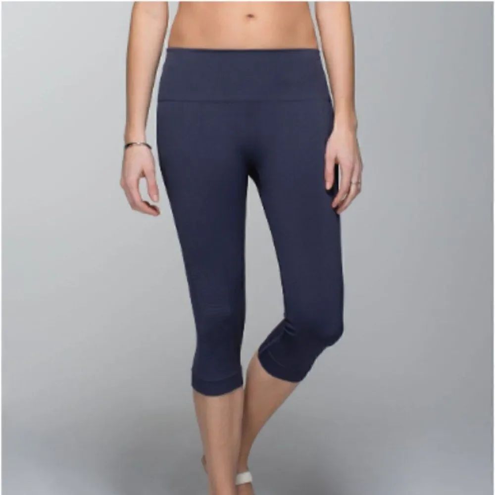 Lululemon In The Flow Crop II *Pattern - Picture 6 of 10